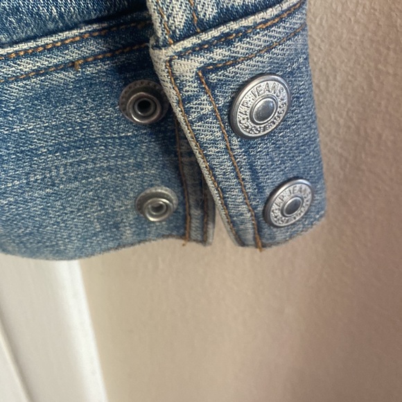 Gap snap front Jean jacket size M - Picture 4 of 4